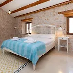 Deamicis Studios By Irundo